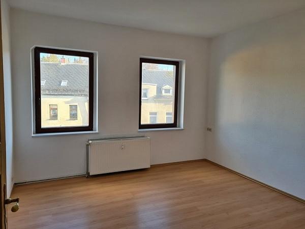 Dachgeschoßwohnung Reichenbach im Vogtland - 3 Zimmer, 85 m&sup2;, 425&euro; | Angebot:26384061