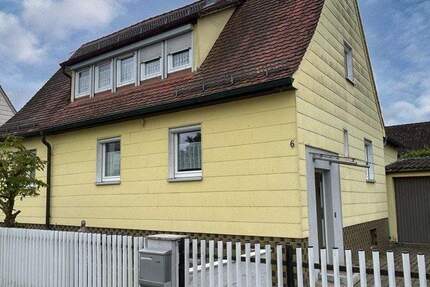 Haus Feuchtwangen - 5 Zimmer, 133 m&sup2;, 195.000&euro; | Angebot:23946357