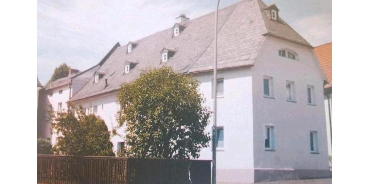 Zwei nebeneinander liegenden Wohnhäuser in Marktredwitz 12 zimmer