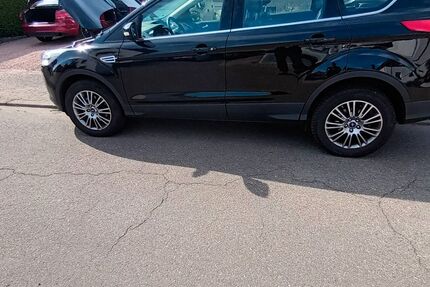 Ford Kuga 64.000 km 9.100 &euro; Neunkirchen 66539