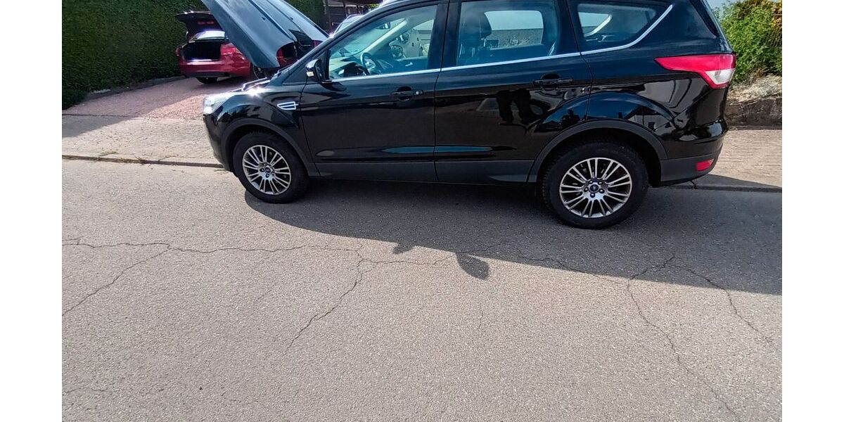 Ford Kuga 64.000 km 9.100 &euro; Neunkirchen 66539