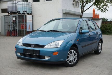 Ford Focus 98.000 km 1.400 € Dresden 01067