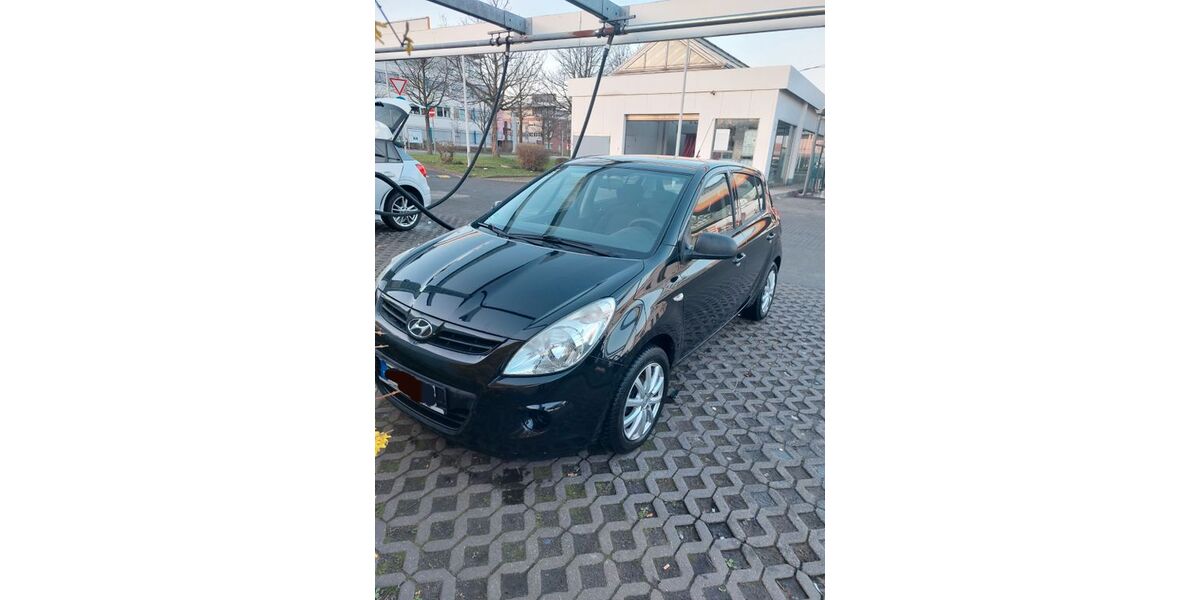 Hyundai i20 130.000 km 2.990 &euro; Oberhausen 46117