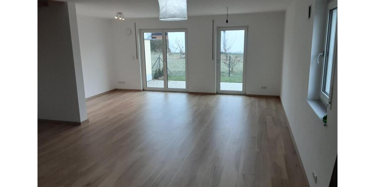Doppelhaushälfte Aholfing - 5 Zimmer, 118 m&sup2;, 1.200&euro; | Angebot:25310740