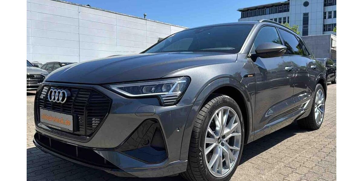 Audi e-tron 72.287 km 36.950 &euro; Hamburg 22047
