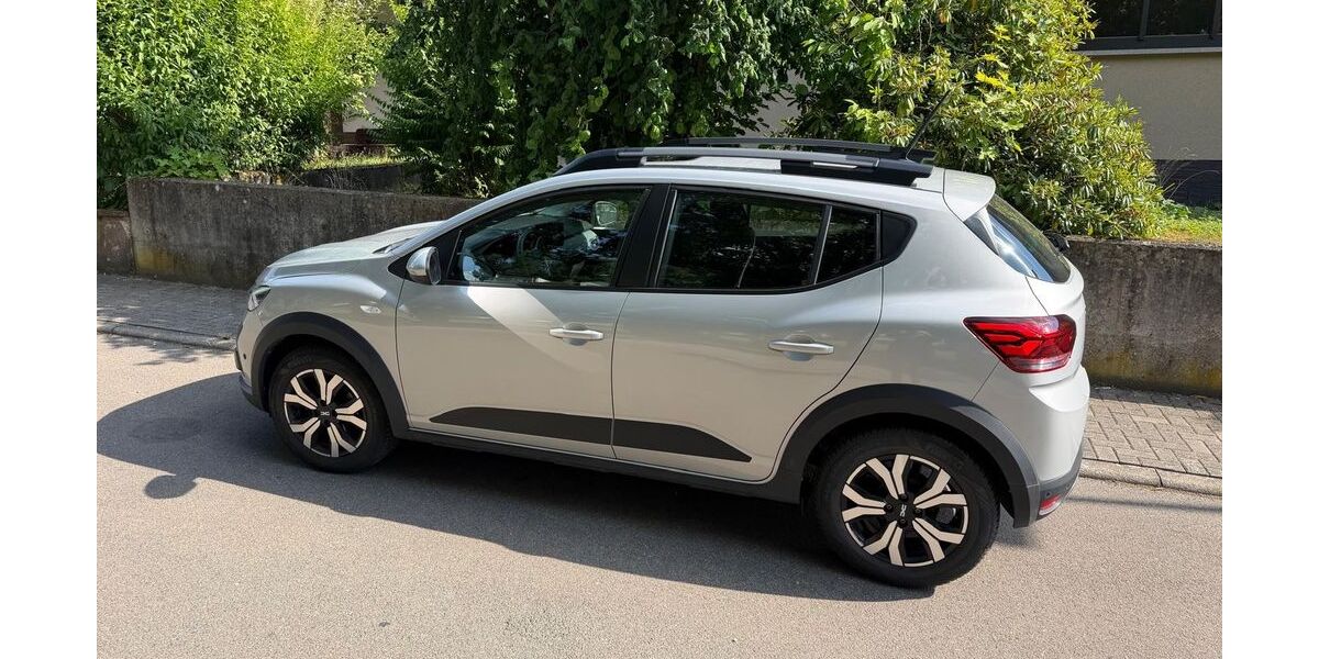 Dacia Sandero 11.800 km 16.700 &euro; Beselich 65614