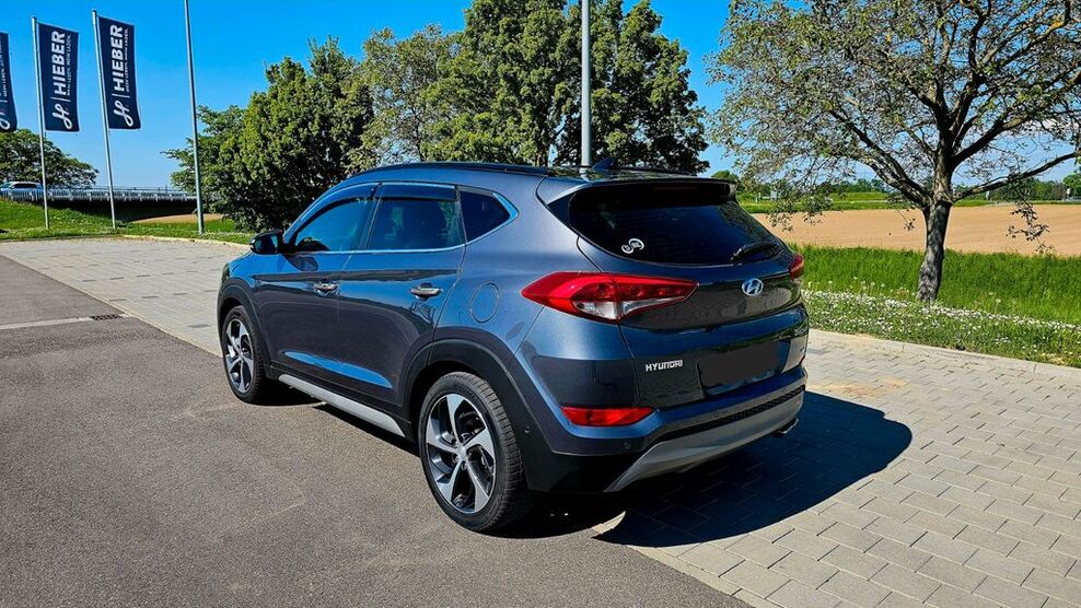 Hyundai TUCSON 68.000 km 20.699 € Bad Krozingen 79189