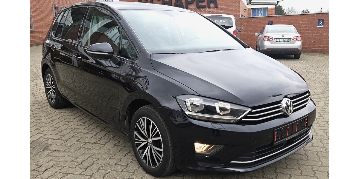VW Golf Sportsvan VII Sound, KLIMA, ACC, AHK,1 Hand 239.000 km 7.998 &euro; Braunschweig 38106