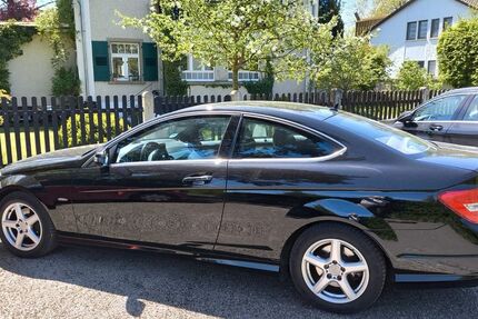 Mercedes-Benz 220 135.000 km 11.500 &euro; Allensbach 78476
