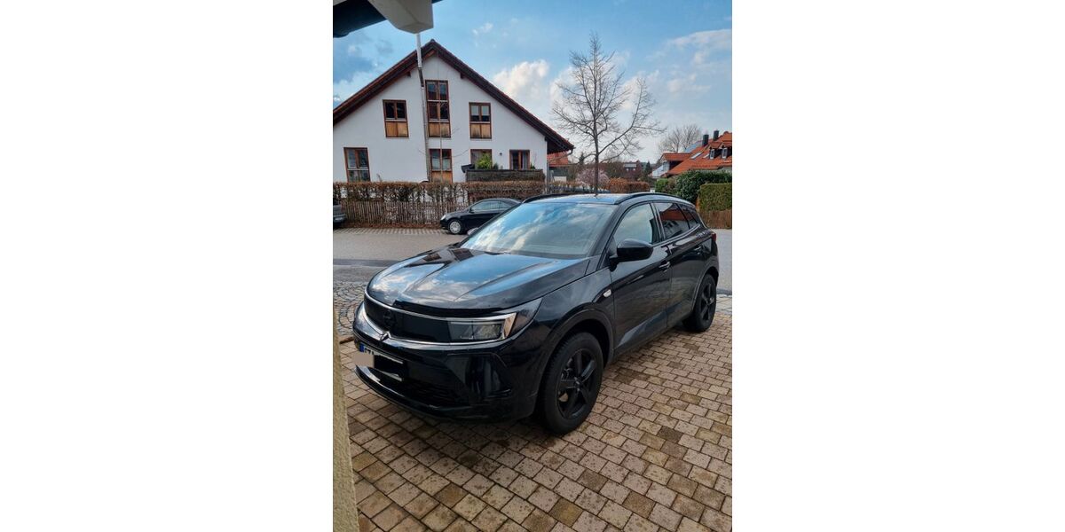 Opel Grandland (X) 20.000 km 22.999 € Seefeld 82229