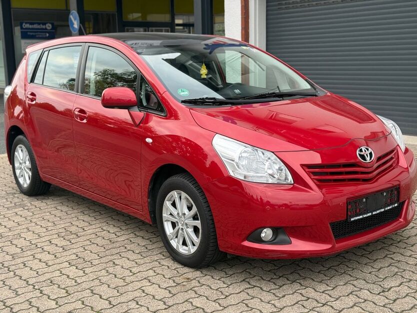 Toyota Verso 89.500 km 7.900 € Salzgitter 38229