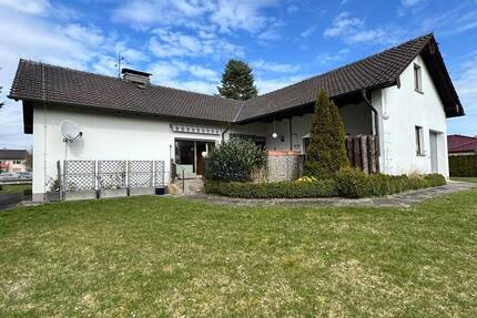 Haus Borgentreich - 4 Zimmer, 130 m&sup2;, 229.000&euro; | Angebot:26064654