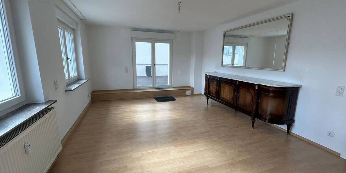Etagenwohnung Saarbrücken St Johann - 2 Zimmer, 113 m&sup2;, 369.000&euro; | Angebot:26514732