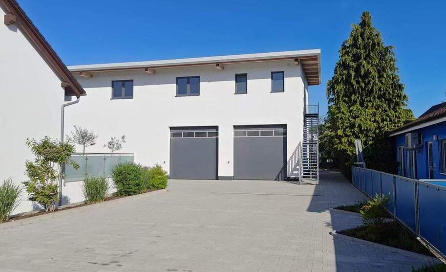*Neubau* Erstbezug - Zweiraum Büro möbliert