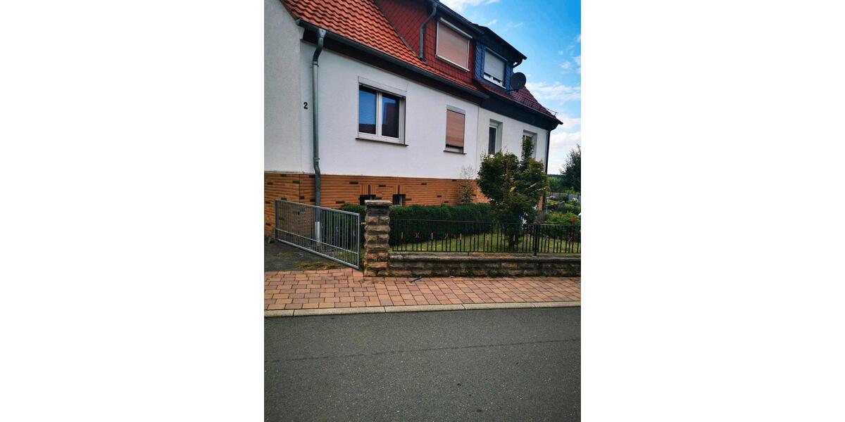 Doppelhaushälfte Frielendorf - 7 Zimmer, 145 m&sup2;, 235.000&euro; | Angebot:24576443