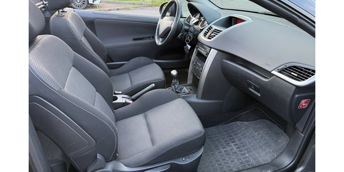 Peugeot 207CC 150.000 km 1.750 &euro; Schorndorf 73614