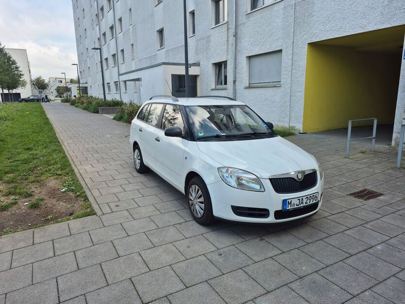 Skoda Fabia 206.000 km 2.099 € München 81737