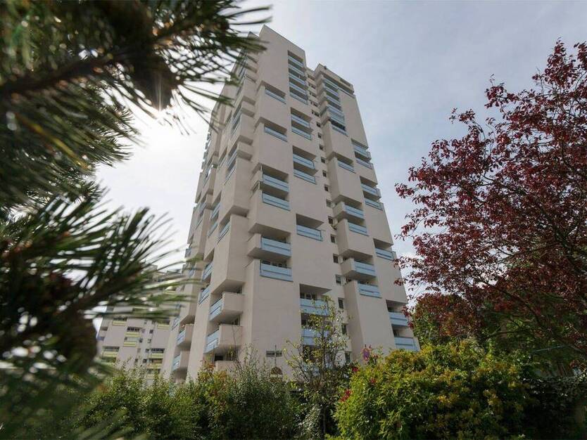 **Frisch renoviert** Zentrale Lage, 2 Zimmer, Balkon, guter Schnitt, Aufzug, Stellplatz 2 zimmer
