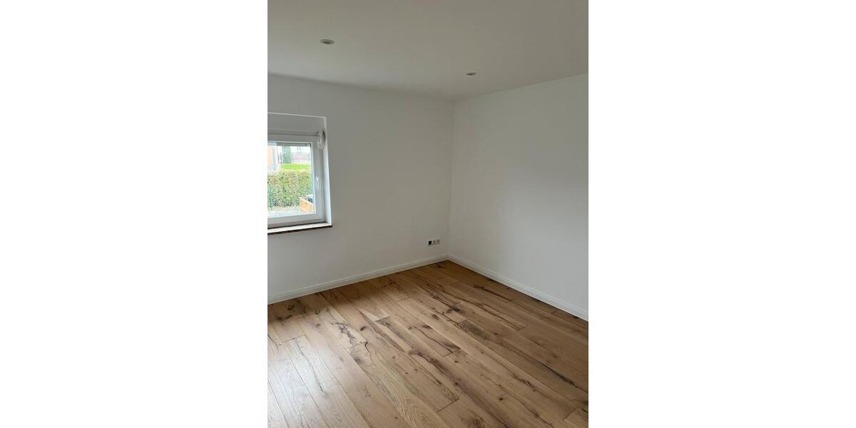 Einfamilienhaus Wolmirstedt - 2 Zimmer, 90 m&sup2;, 900&euro; | Angebot:26013404