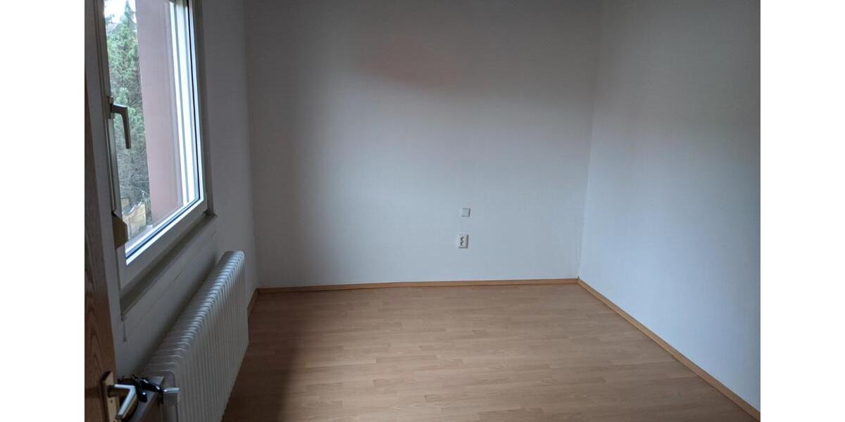 Reihenhaus Ludwigshafen am Rhein Rheingönheim - 5 Zimmer, 132 m&sup2;, 1.300&euro; | Angebot:26167778