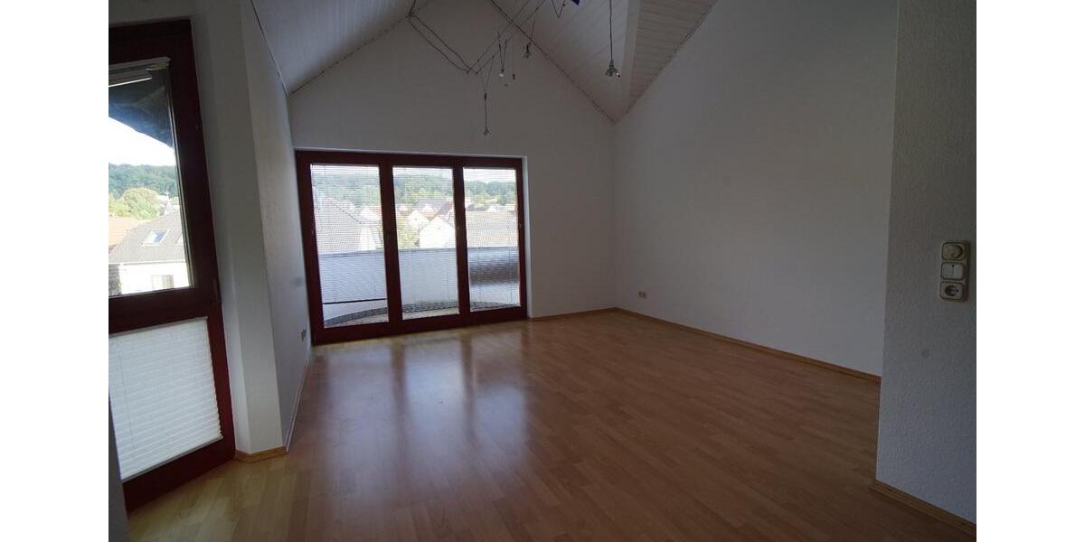 Maisonettenwohnung Niedernhausen - 6.5 Zimmer, 165 m&sup2;, 1.650&euro; | Angebot:25084623