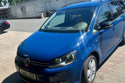 VW Touran 294.000 km 4.200 &euro; Nürnberg 90443