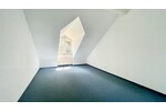 ***Verlieben Sie sich in Ihr neues Zuhause: Charmante Dachgeschoßwohnung in idyllischer Oase!***