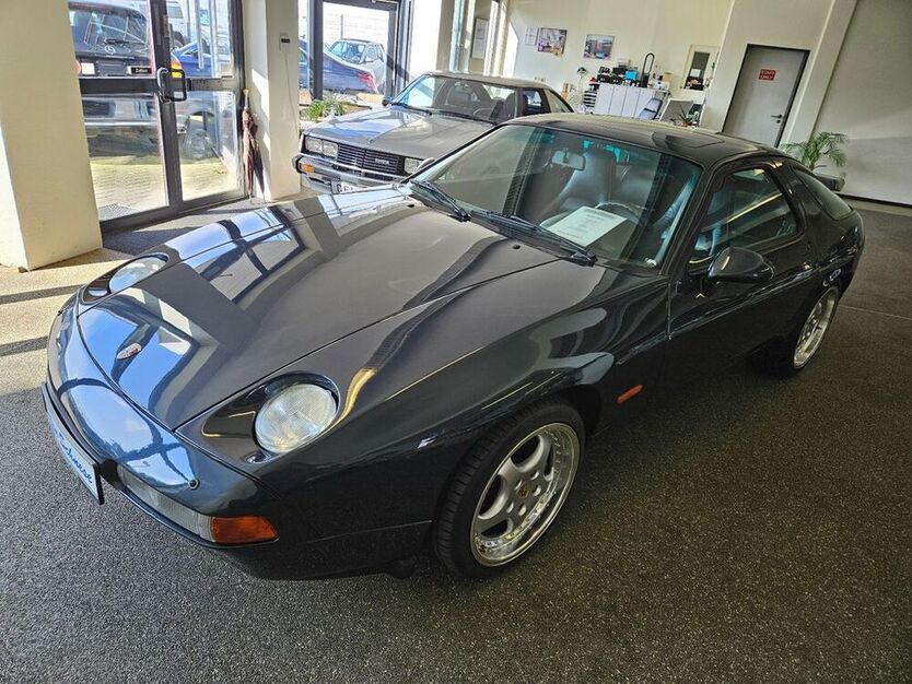 928