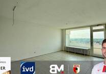 3-Zimmer mit Weitblick: Zwei Balkone, TG-Stellplatz & Aufzug - renovierungsbereit!