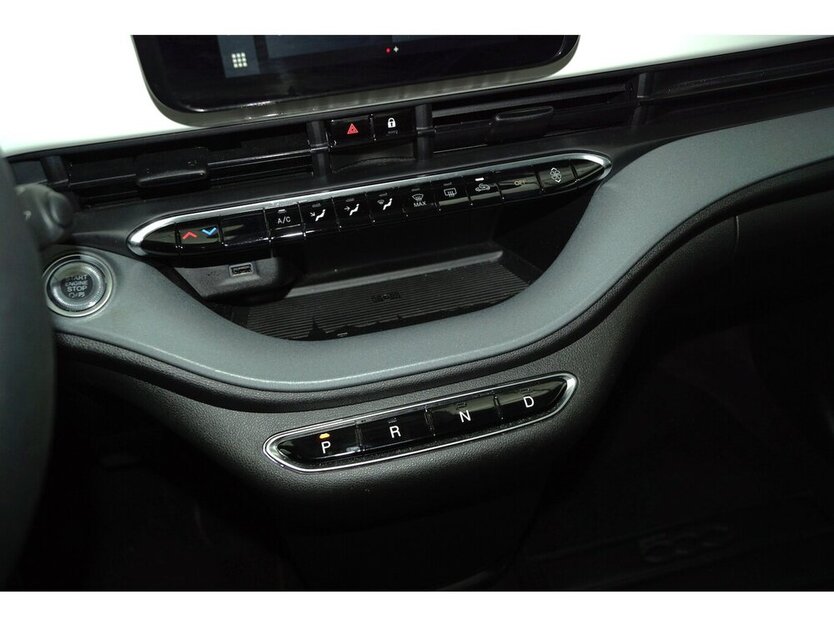 500e Action Carplay Android Automatik 1.Hand