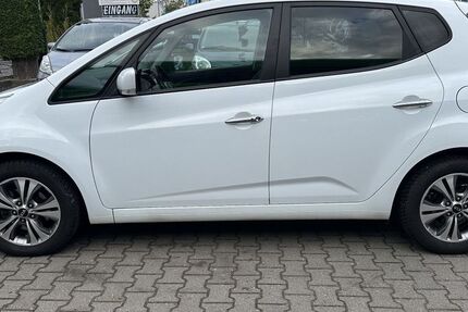 Kia Venga 65.786 km 14.850 € Königs Wusterhausen - OT Niederlehme 15713