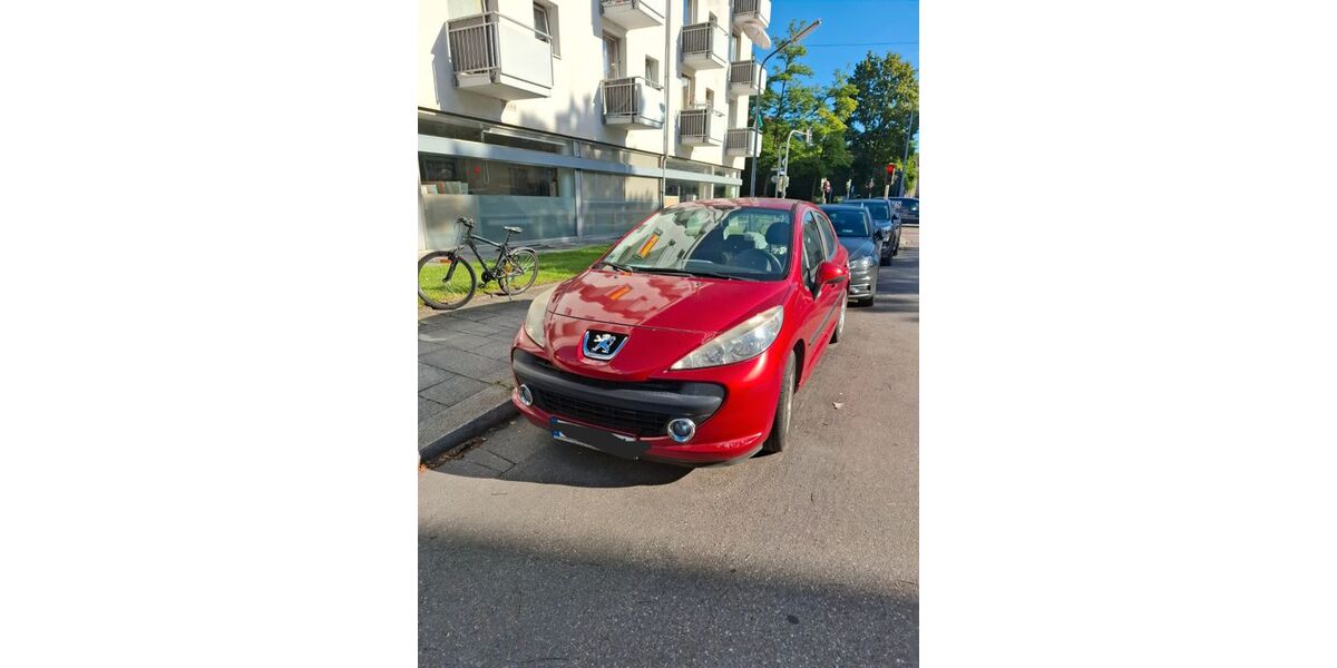 Peugeot 207 86.200 km 2.900 &euro; München 80634