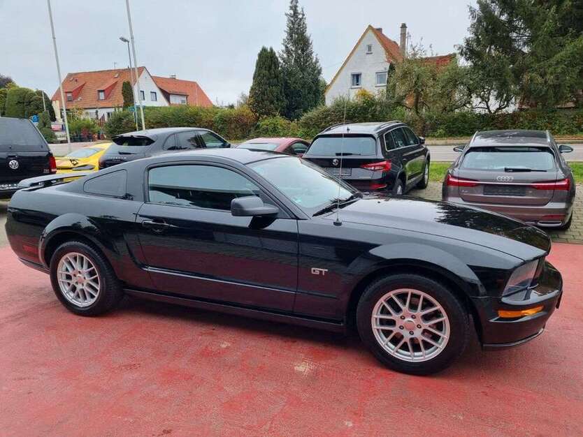 Ford Mustang 115.000 km 14.999 € Weißenhorn 89264