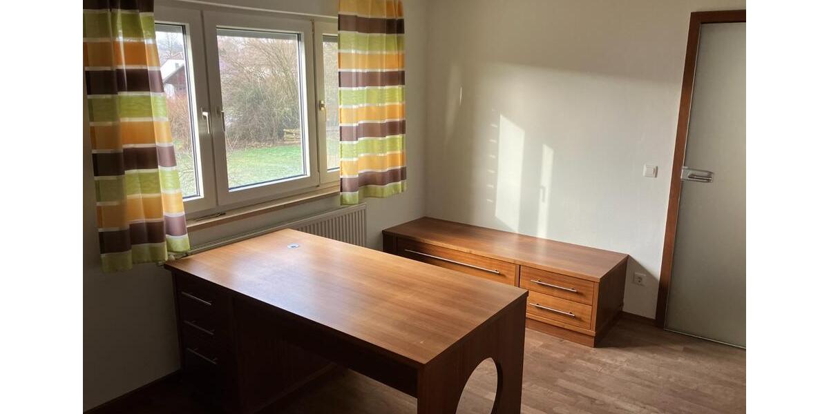 Etagenwohnung Ruhstorf an der Rott - 8 Zimmer, 150 m&sup2;, 1.050&euro; | Angebot:24774975