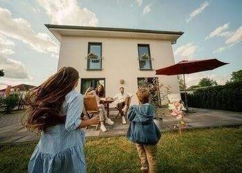 Familienleben auf einer Ebene im kommenden Baugeb. in Schwicheldt.
