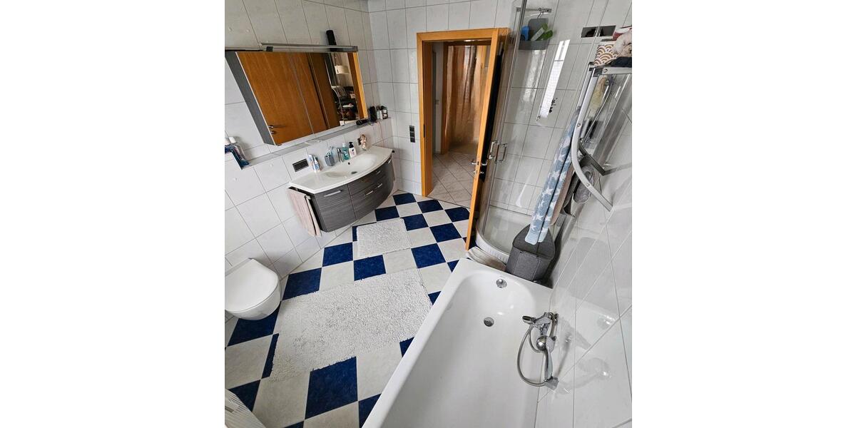 4-Zi-W 91m²,EBK,Dachter.Balkon, priv. Garten, Garage 4 zimmer