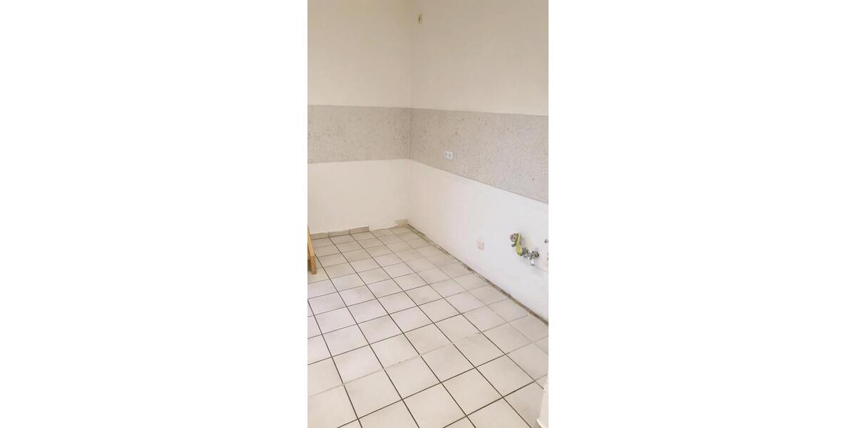 3 Zimmer Wohnung, Küche, Bad und Dachterrasse in 97653 Bisch 3 zimmer