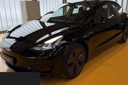Tesla Model 3 30.125 km 29.900 &euro; Hanau 63457