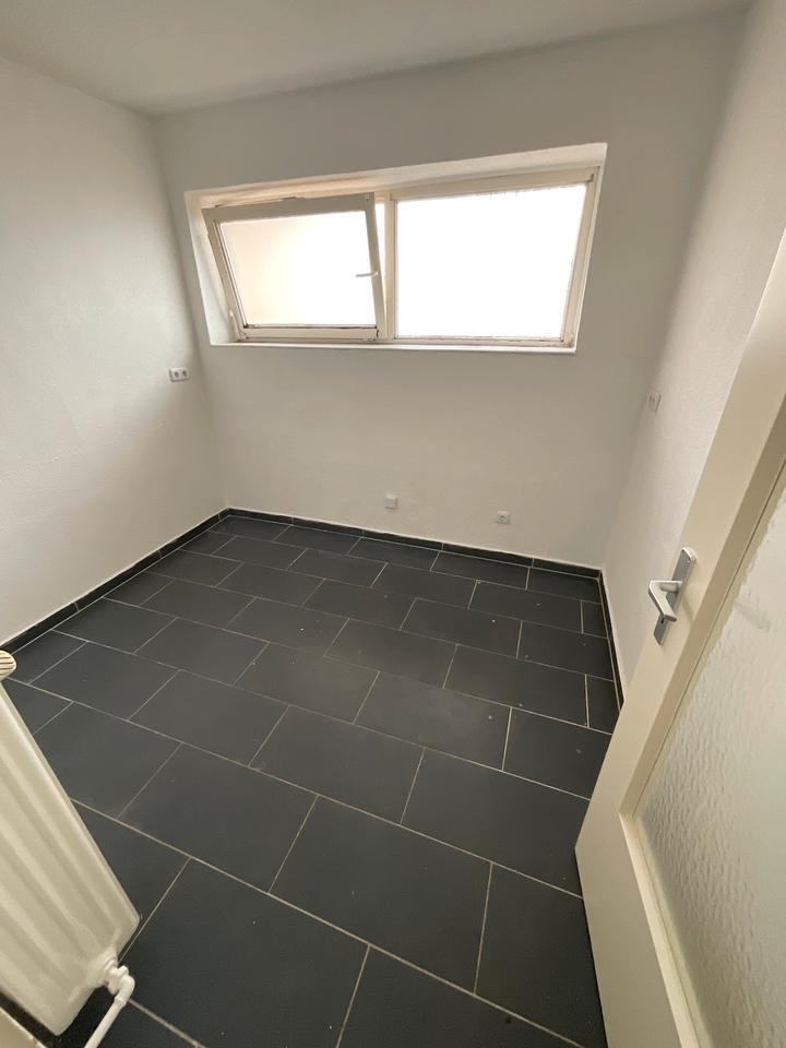 2 Zimmerwohnung mit Balkon zu sofort frei! zimmer