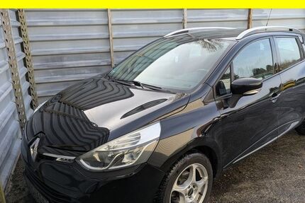 Renault Clio 131.426 km 8.600 &euro; Lübeck 23556