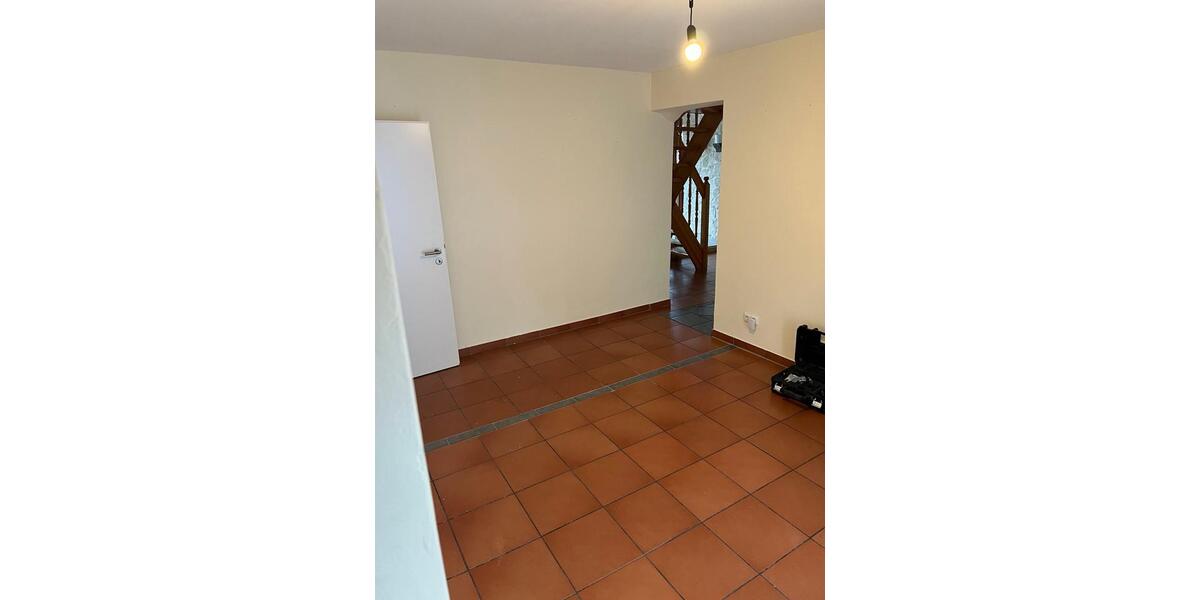 Etagenwohnung Sinntal - 5 Zimmer, 110 m&sup2;, 850&euro; | Angebot:25161514