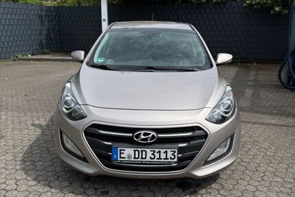 Hyundai i30 177.000 km 7.800 &euro; Essen 45277