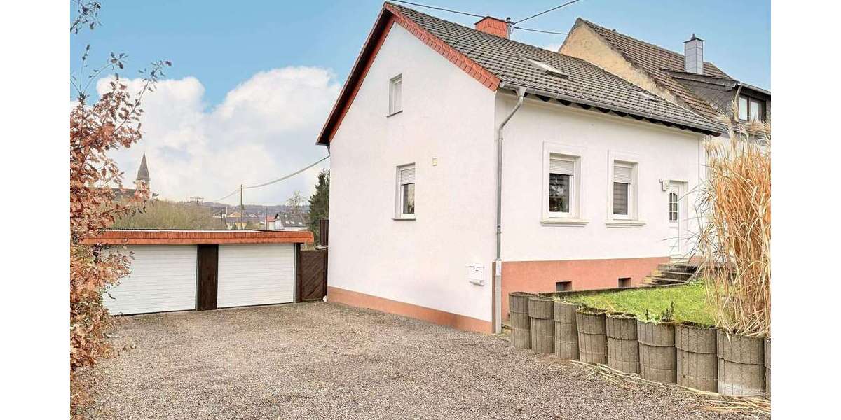Haus zum Kaufen in Schwalbach 349.000 € 100 m² 4 zimmer