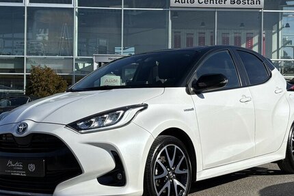 Toyota Yaris 1.5 Hybrid Black&White DAB/KAMERA/1.HAND 29.792 km 19.900 &euro; Villingen-Schwenningen 78054