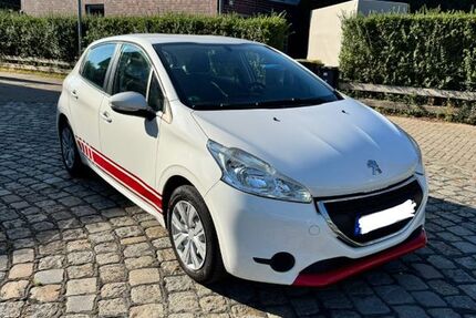 Peugeot 208 98.000 km 3.650 &euro; Bremen 28325
