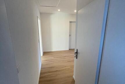 Frisch renovierte Dachgeschosswohnung mit Balkon in Mörlenbach 3 zimmer