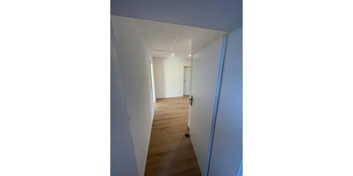 Frisch renovierte Dachgeschosswohnung mit Balkon in Mörlenbach 3 zimmer