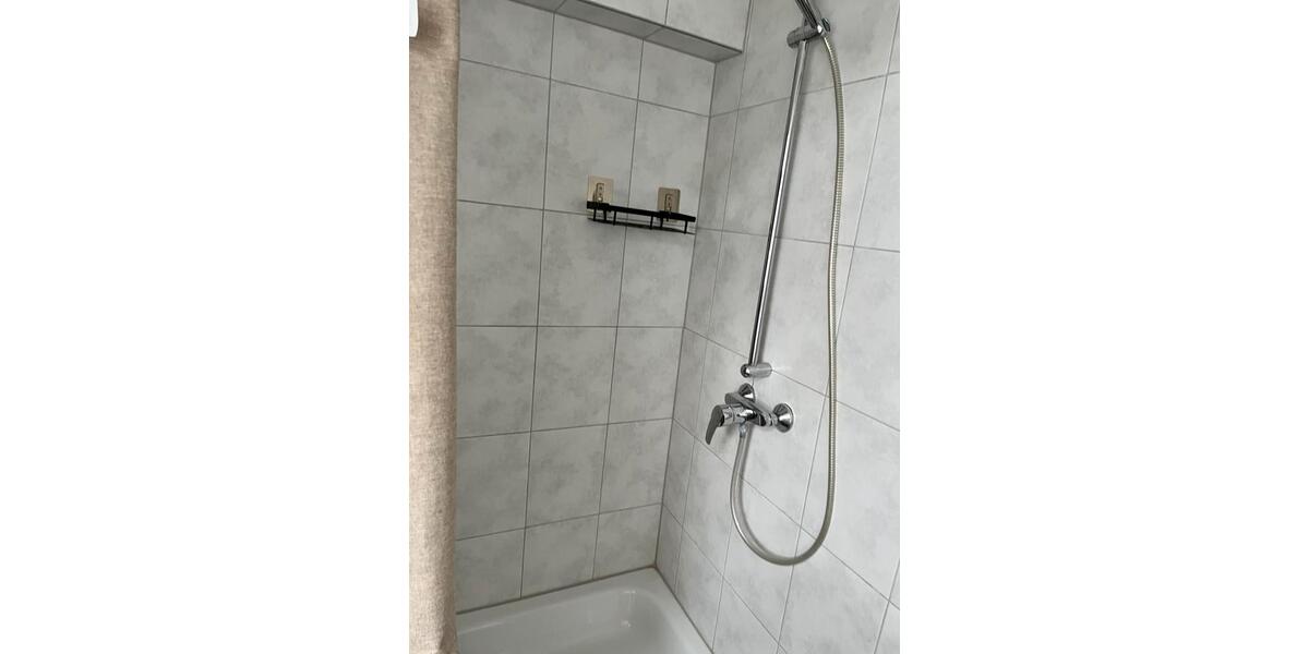 Charmante DG-Wohnung in Top-Lage – ab 01.02.2026 frei 1 zimmer