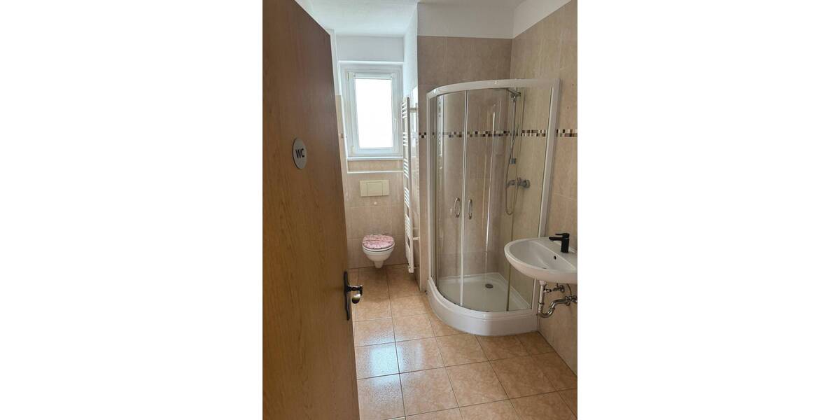 3 Zimmer Wohnung im 1. OG mit ca. 86qm - NEUE Küche - frei ab 01.01.2026 3 zimmer