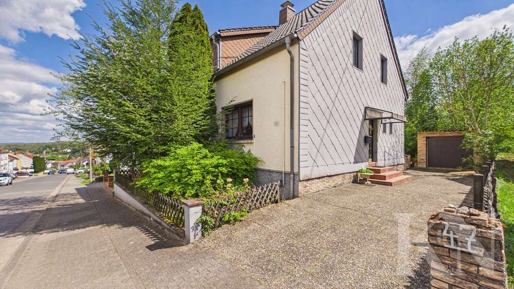 Einfamilienhaus Völklingen - 6 Zimmer, 143 m&sup2;, 119.000&euro; | Angebot:26887962